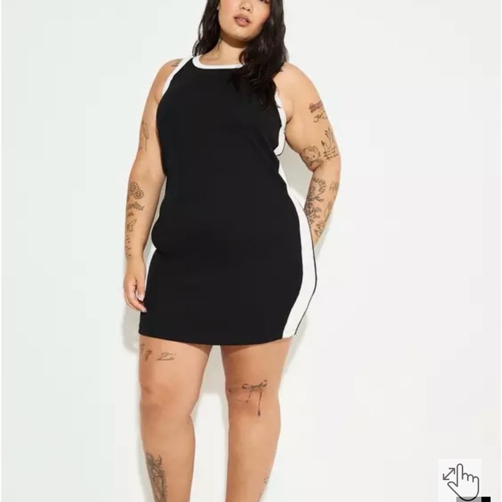 Chic Black and White Sleeveless Mini Dress